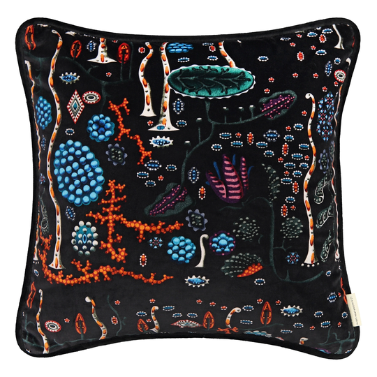 Klaus Haapaniemi & Co. Black Lake tyynynpäällinen, puuvillasametti